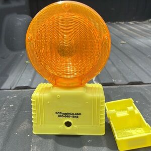 SCSUPPLY FLASHING ROAD WARNING LIGHT